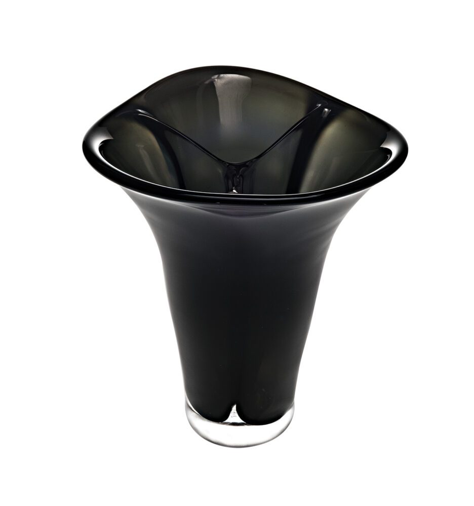 black luxurious vase for the living room