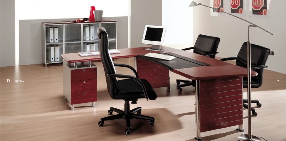 desks for the manager