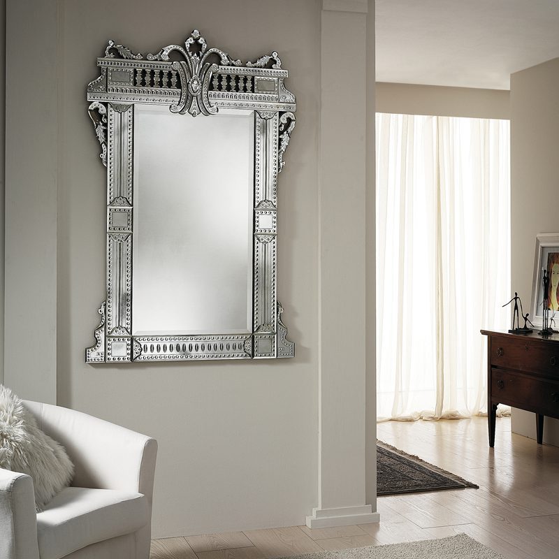 Italian mirror for a luxurious apartment