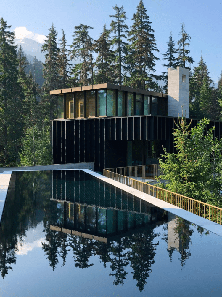 Luxury House on the Rock Pool