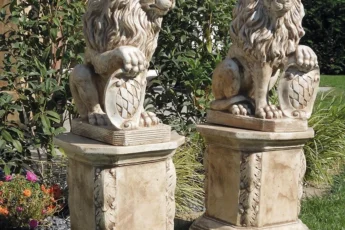 Large sculptures for the garden - Italian style