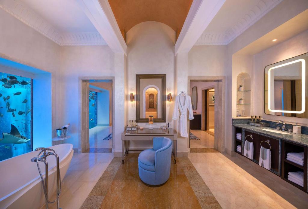 Exclusive Places In Dubai Atlantis The Palm Bathroom