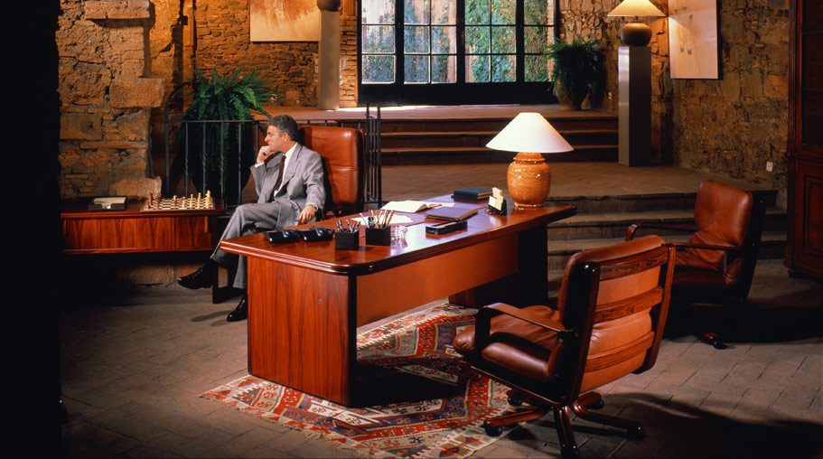 elegant and luxurious desks