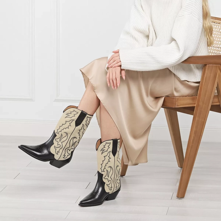 Most Fashionable Women's Winter Boots Cowboy Boots