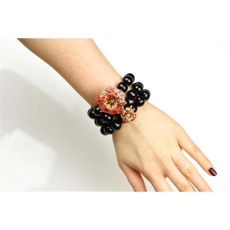 artistic jewelry for a gift blogger