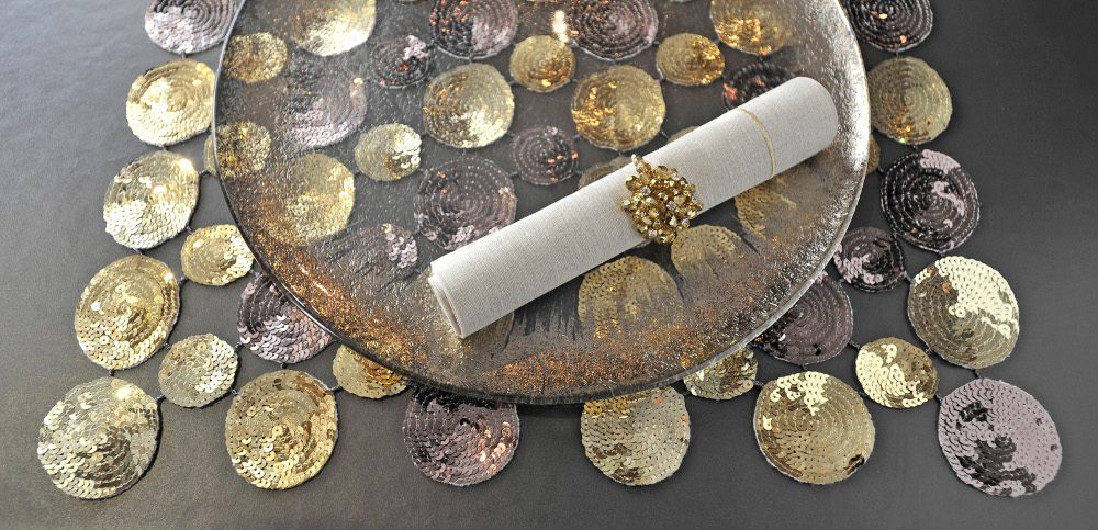 Christmas plate stand