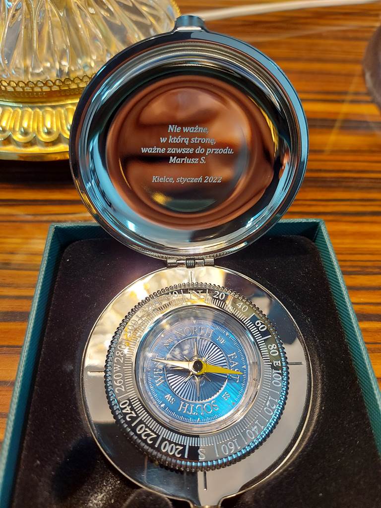 compass as a gift with engraving scaled