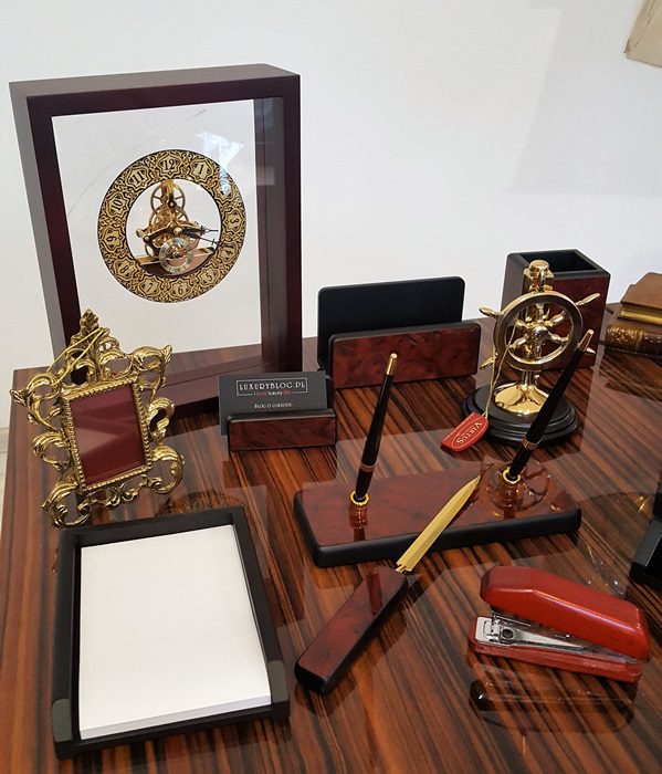 luxury desk decorations