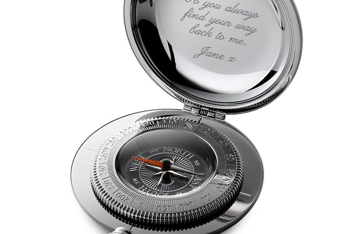 What does a compass with an engraving look like?