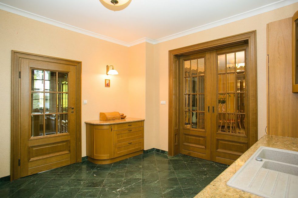 exclusive lakeside estate for sale