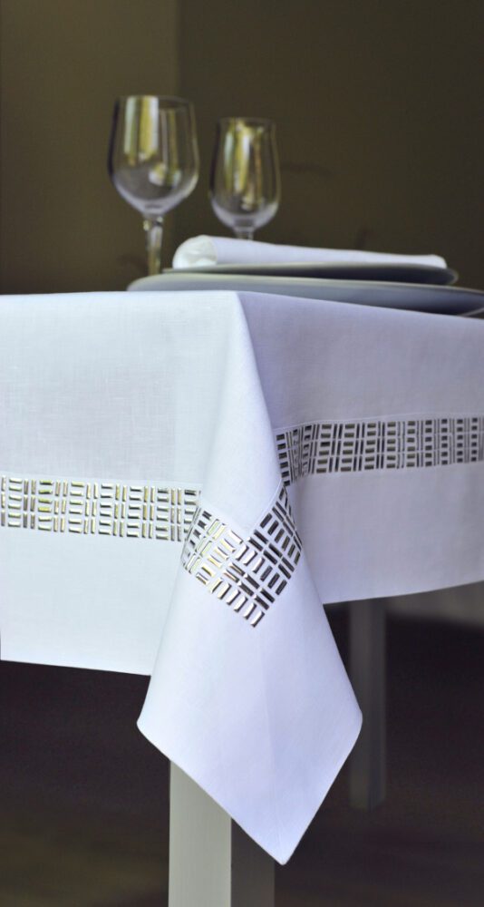 gold Christmas tablecloths