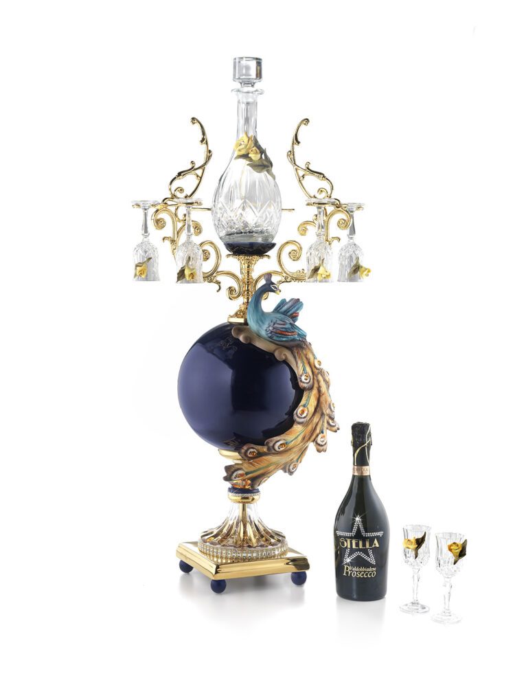 Italian living room decor