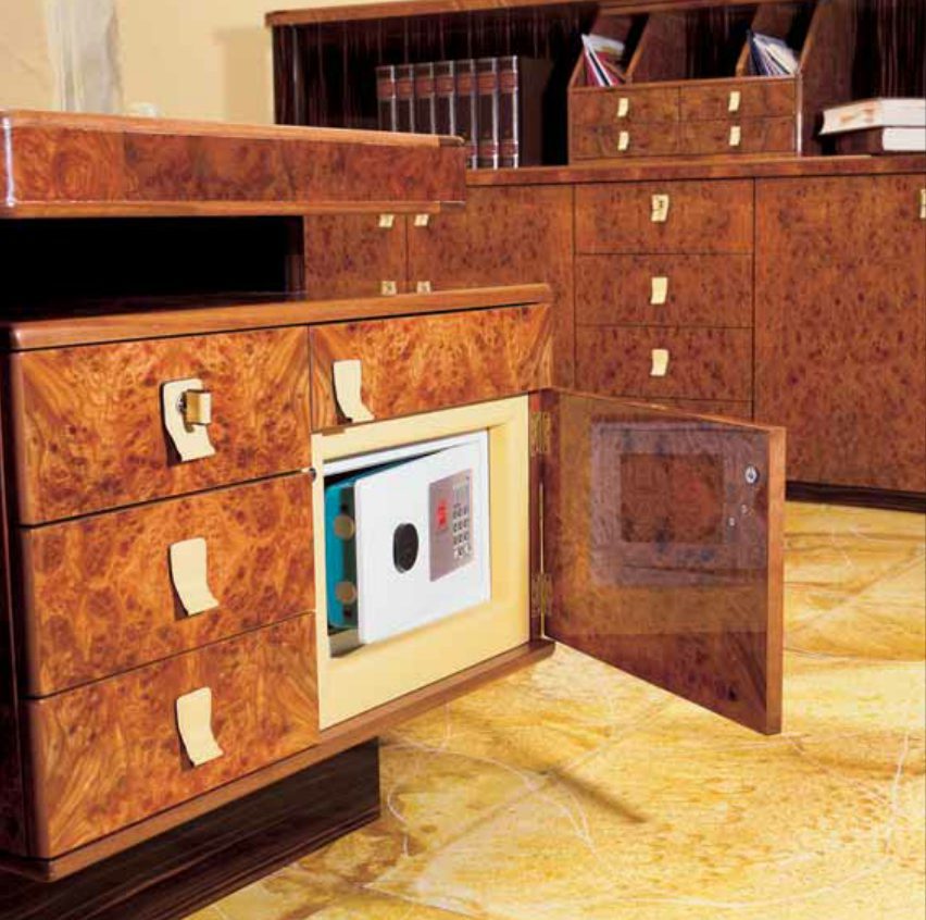 luxury desks from Italy