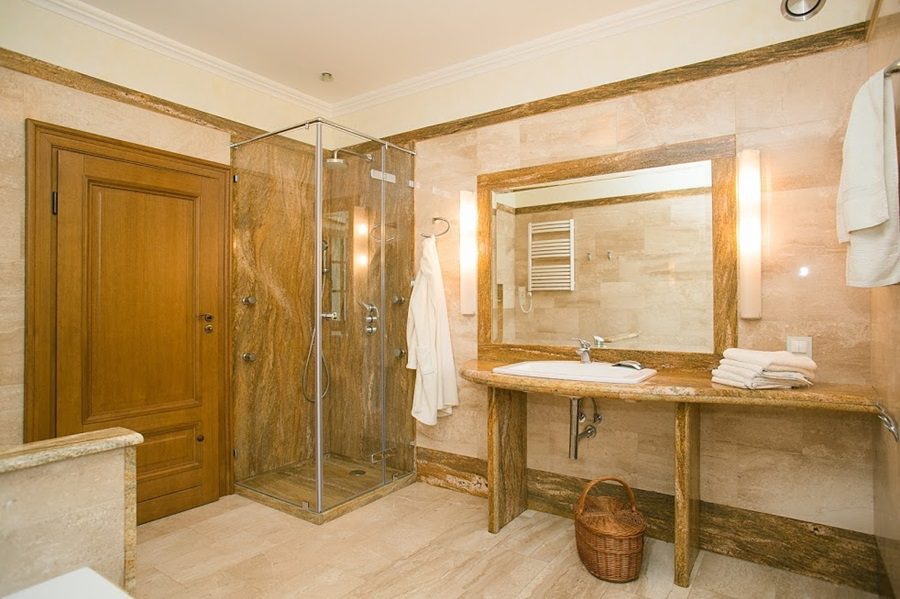 luxury lakeside estate with private shoreline