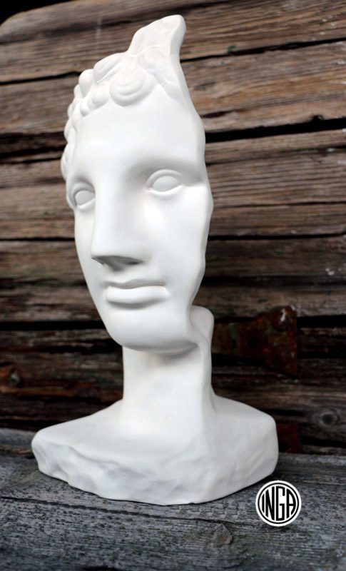 Busti E Plaster Statue