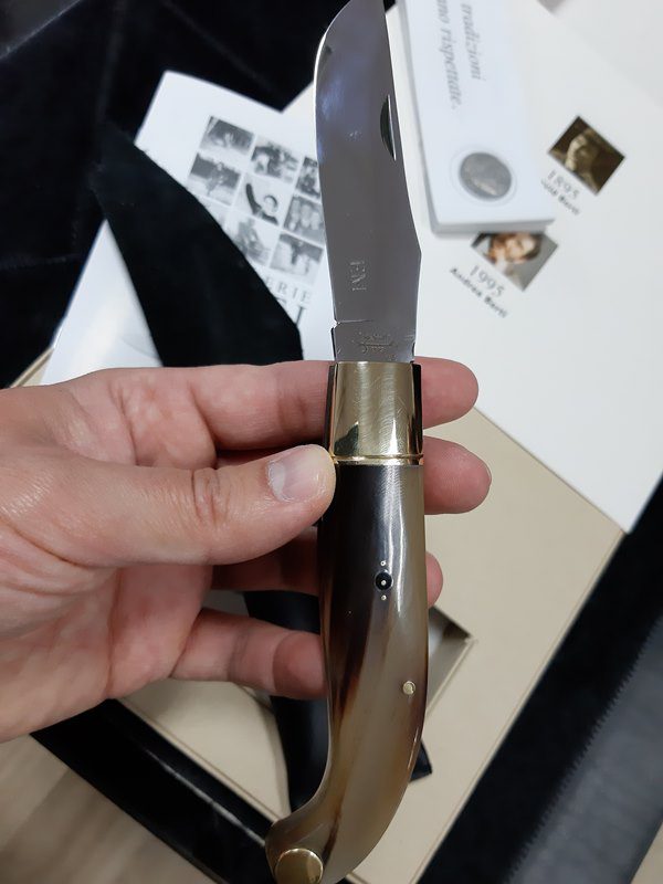 Swiss Army knives as gifts