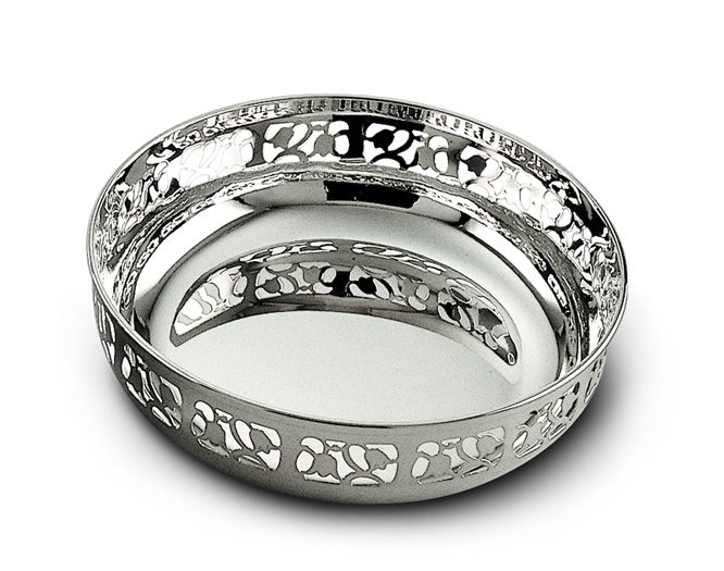 silver table centerpiece