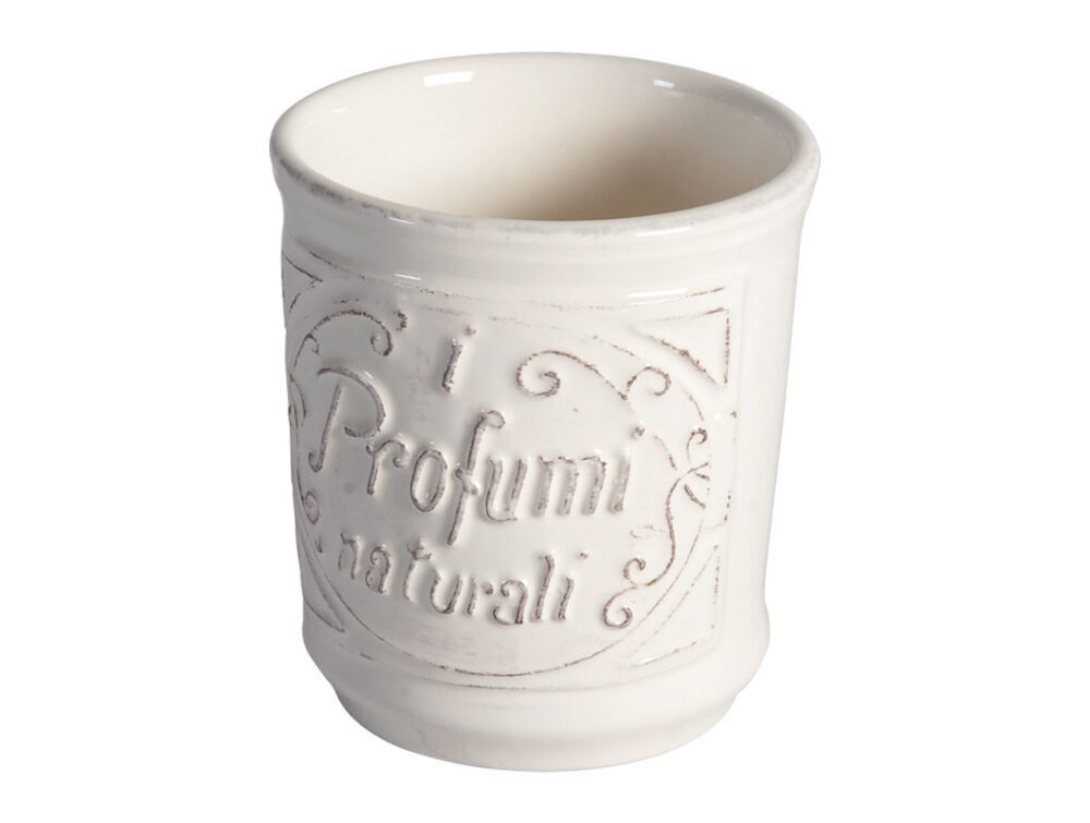 vintage-style bathroom decorations