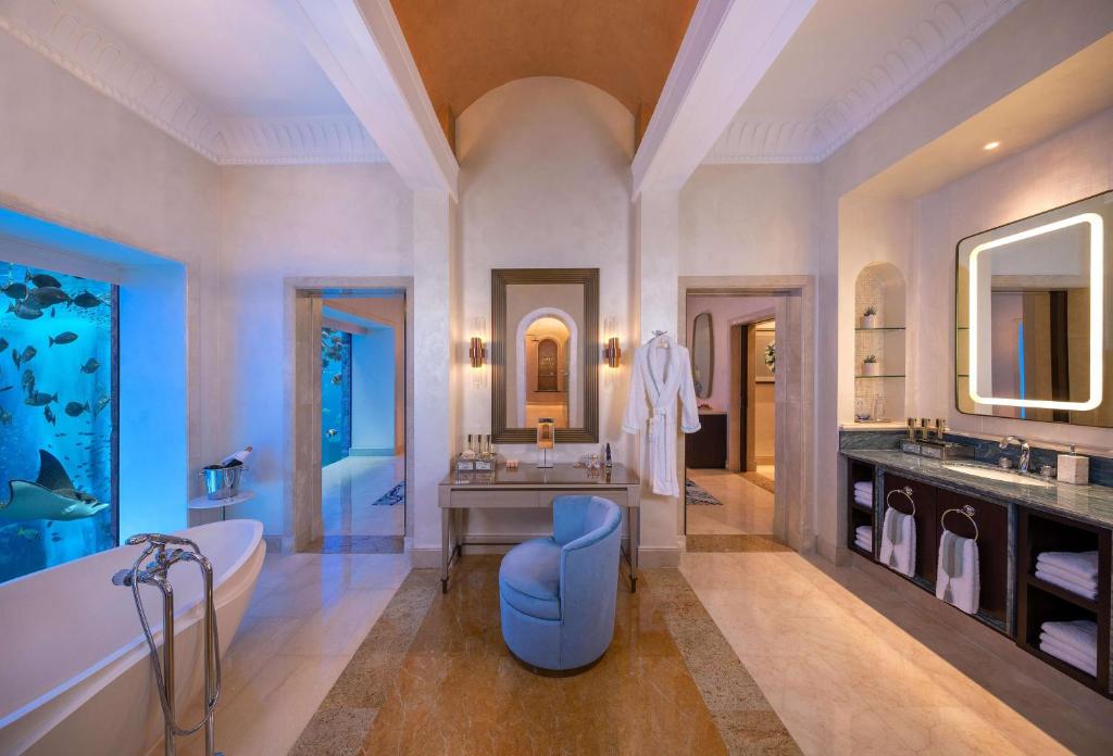 Exclusive Places in Dubai Atlantis The Palm Bathroom