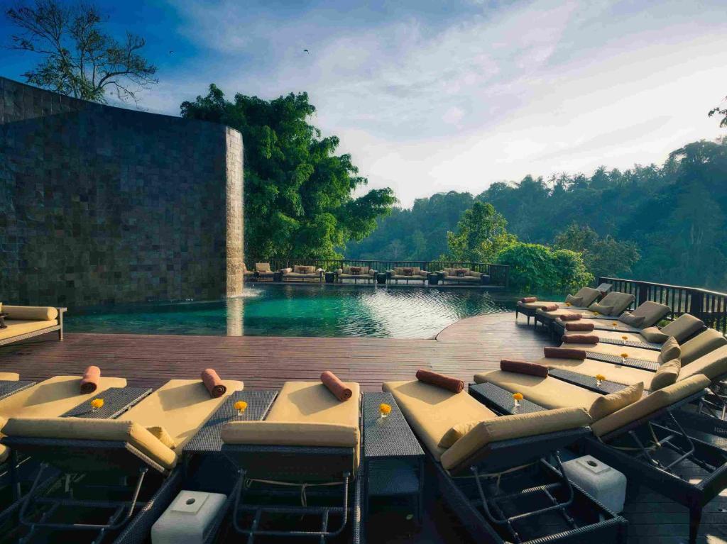 Extravagant Vacation Spots Hanging Gardens Of Bali Exterior