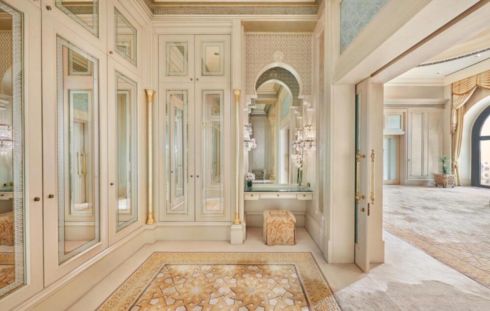 Extravagant Vacation Spots Interior