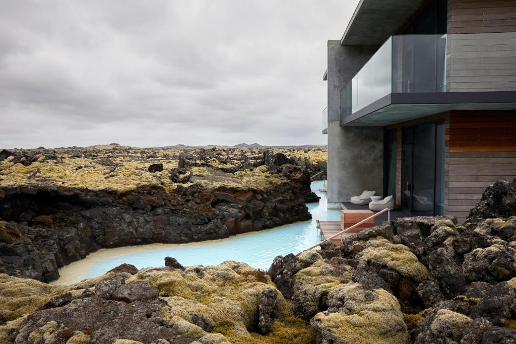Extravagant Vacation Spots The Retreat At Blue Lagoon Iceland Exterior