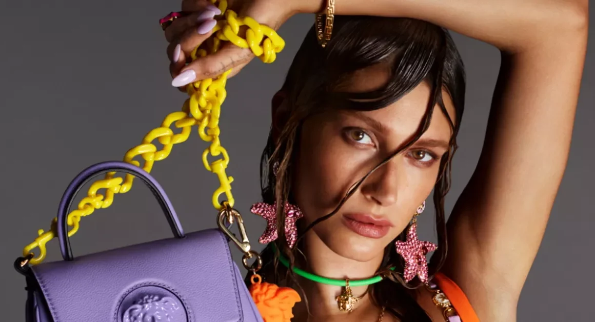 How to Wear Crossbody Bags