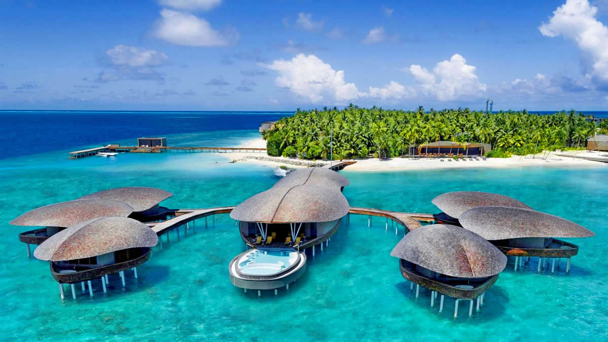 Luxury Holidays in the Maldives St Regis Maldives Vommuli