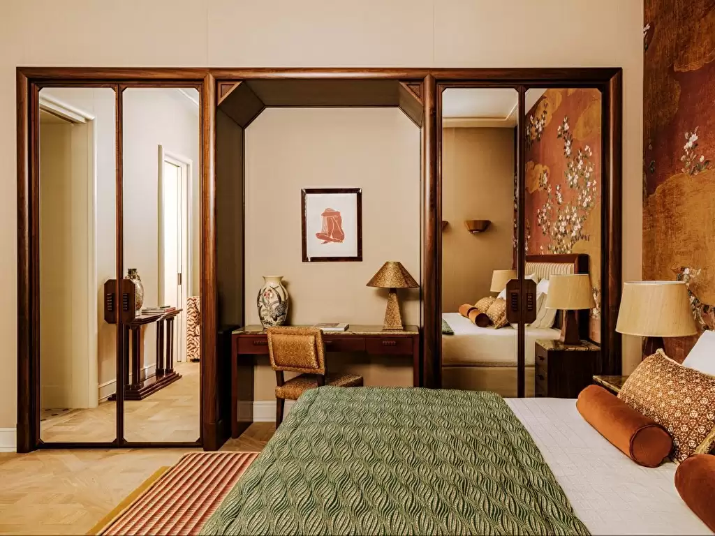 Saint James Luxury Hotel In Paris