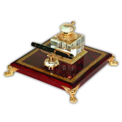 What to Buy for a Woman Pen