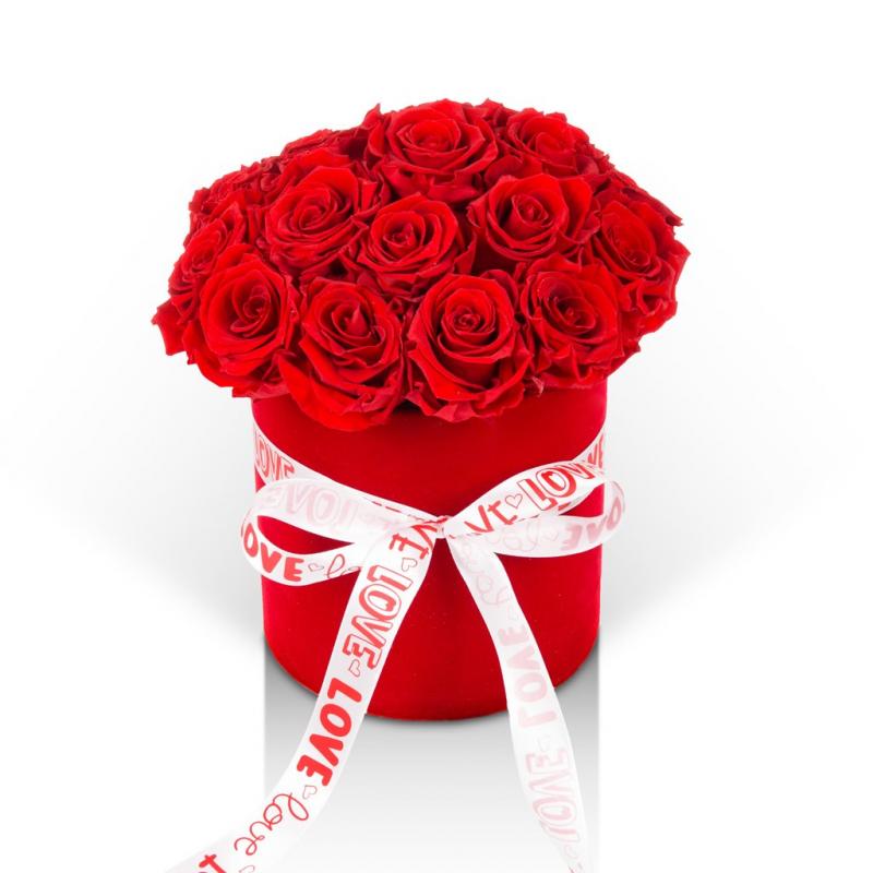 What to Buy for a Woman Red Flowers