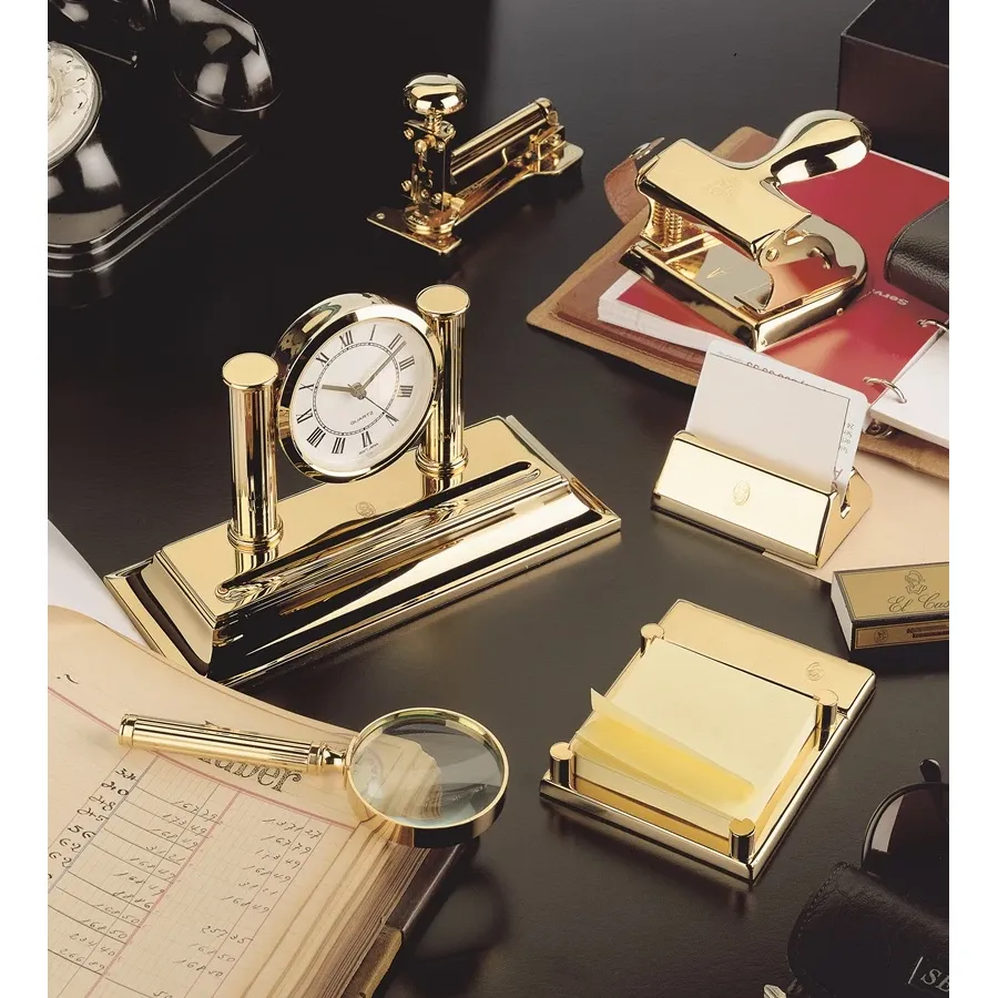 What Accessories to Get a Man for His 40th Birthday