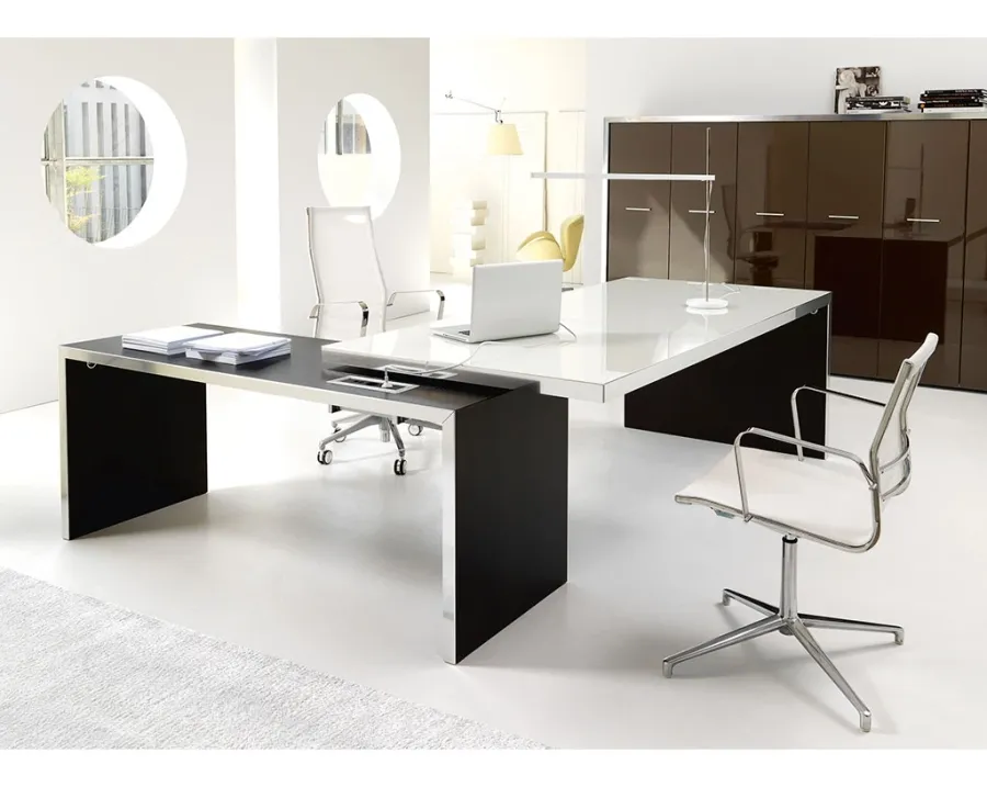 Which Desk for the CEO’s Office? A Selection Guide from Prestige to Ergonomics