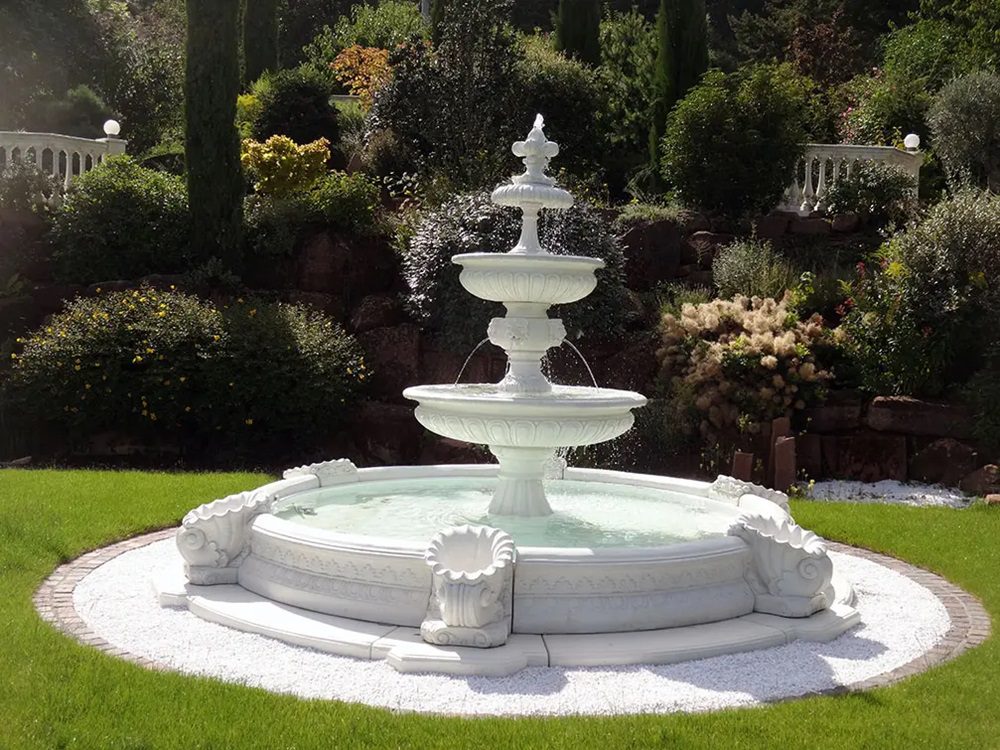 How to choose a fountain for your garden?